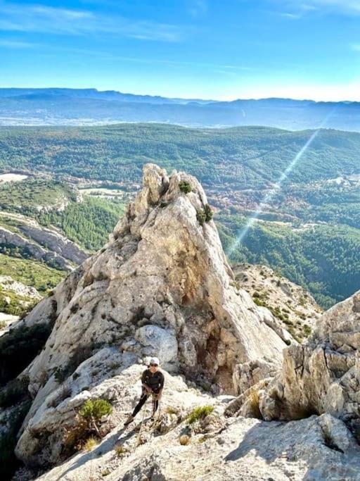 Le 2 Ter Lägenhet Puyloubier Exteriör bild
